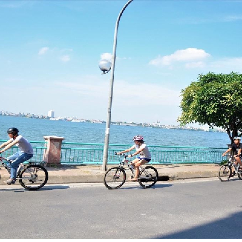 Half Day Hanoi City Bicycle Tour 4
