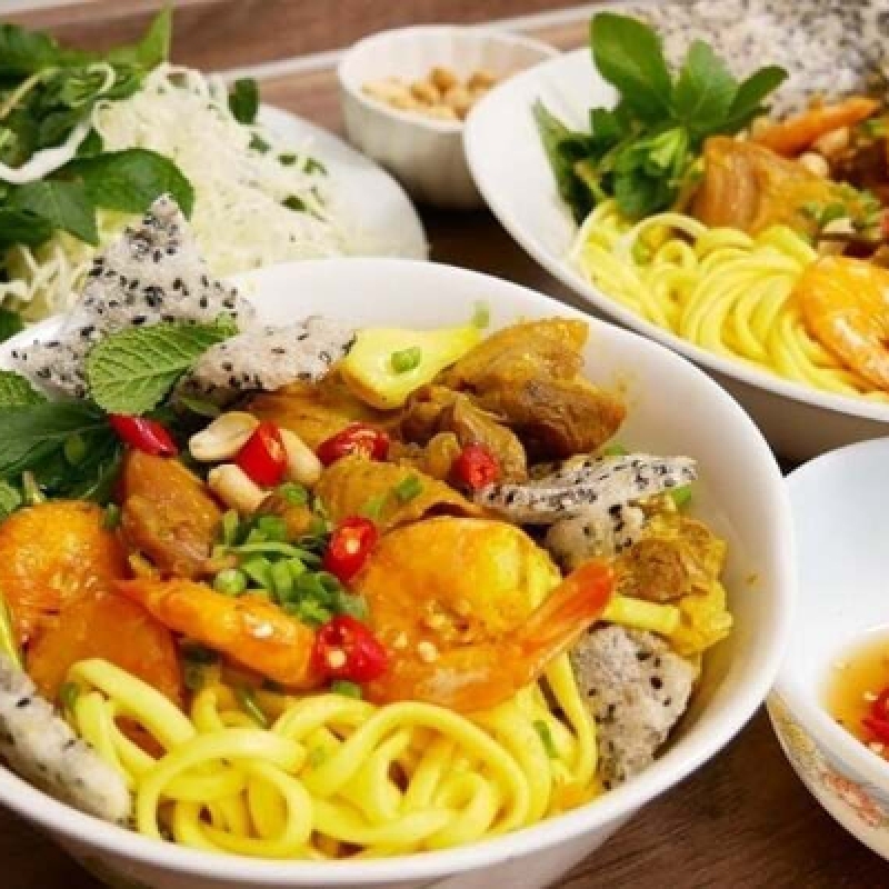 Hoi An Evening Food Tour Walking Explore Street Eats and Ancient Town 4