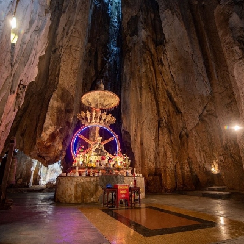 Explore Marble Mountains Am Phu Cave Morning Tour Hoi An to Da Nang 2