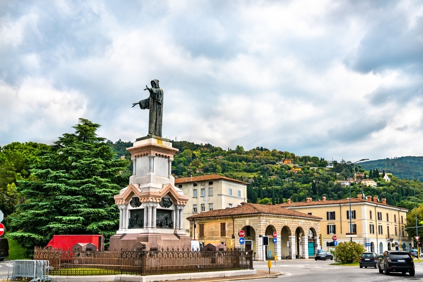 Brescia and Franciacorta Outlet Full Day Tour 2