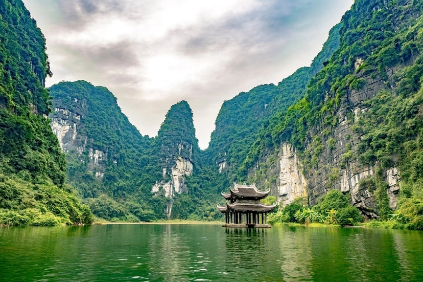 Vietnam Northern Symphony 5 Days Hanoi, Halong Bay, and Trang An complex 2