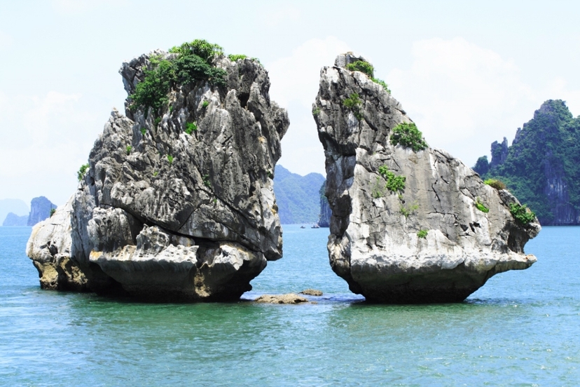 One Day in Halong Luxury Group Tour 4