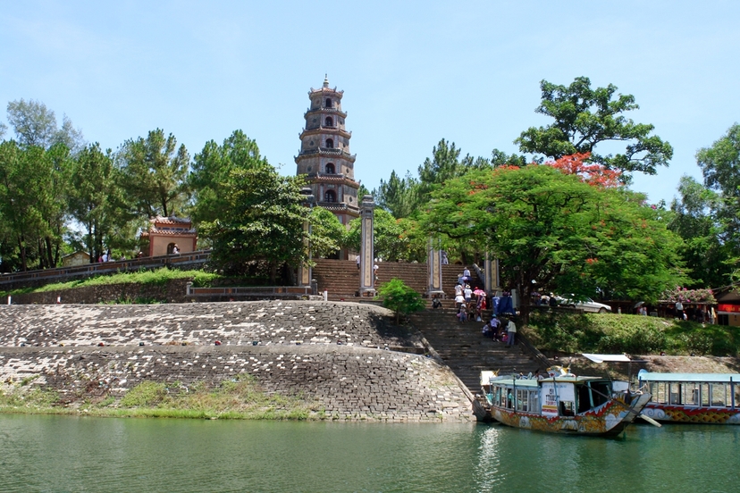 BOAT TRIP AND FOLK SONG-ROMANTIC PERFUME RIVER 3