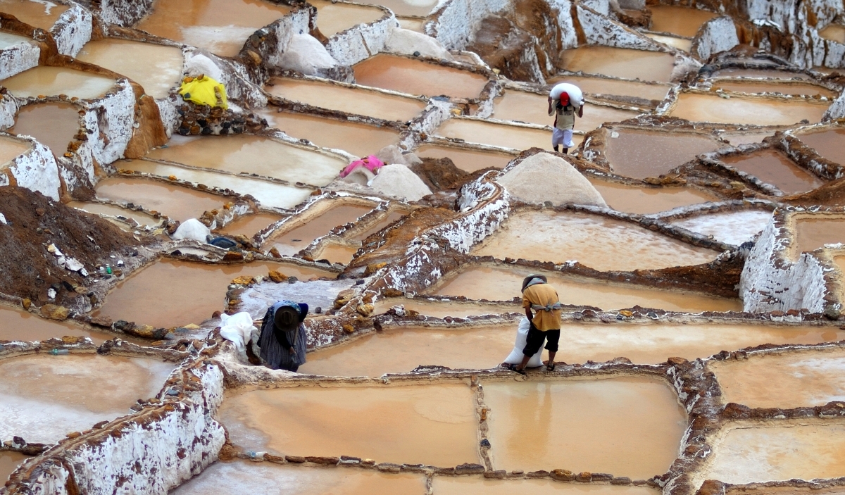 Discover the enchanting Moray and Salt Mines of Maras 1