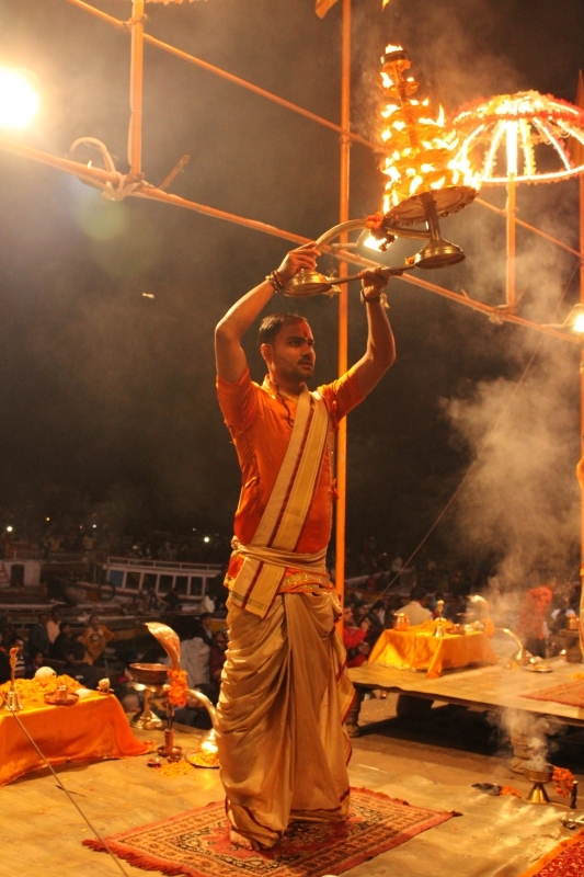 3 Hours Guided Tour for Evening Light Ceremony on Ghats ( Ganga Arti) 2