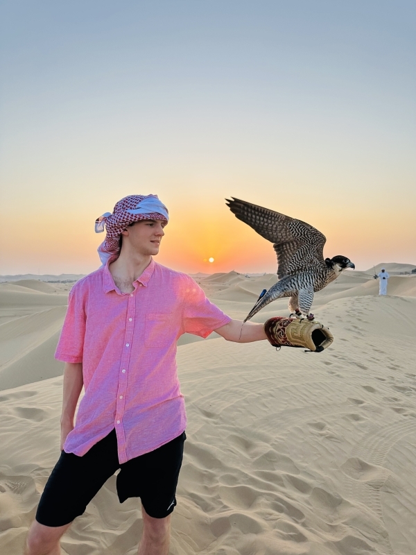 Abu Dhabi: Evening Desert Safari with Camel Ride, BBQ & Live Show 2