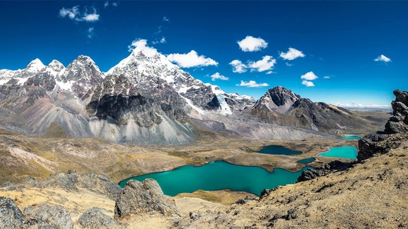 Trekking Through the 7 Lakes of Ausangate 3