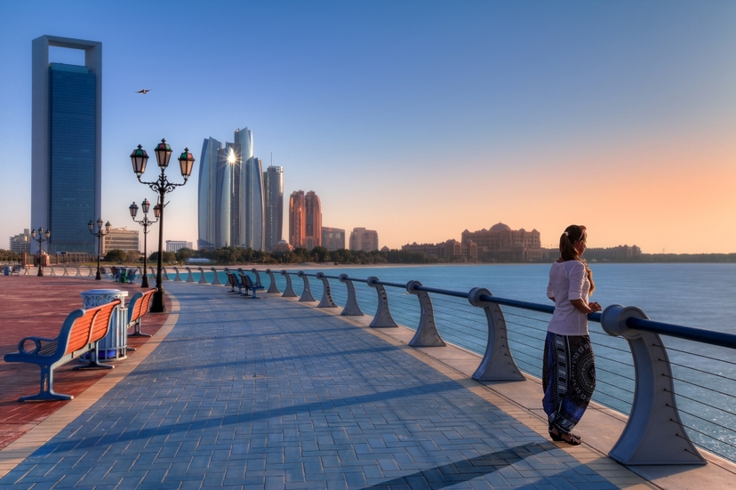 Abu Dhabi Half Day Sightseeing Tour Grand Mosque, Royal Palace & Emirates Palace 4