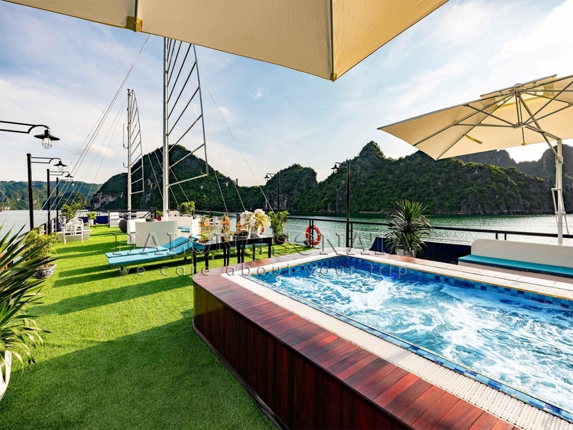 5-Star Ha Long Sonata Cruise With A Live Traditional Music 4