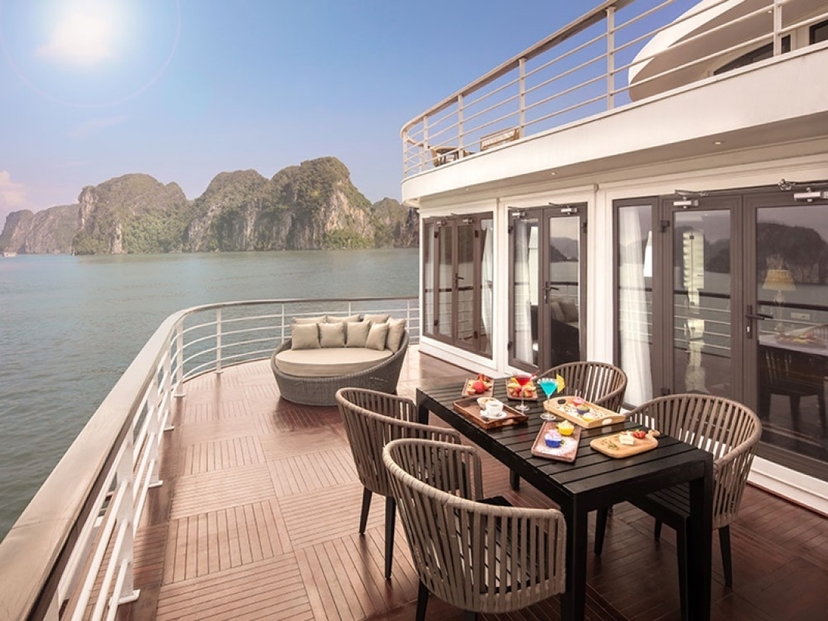 Ambassador Cruise II – Halong Bay Day Cruise with Cave, Kayak & Live Music By SannaTour 4