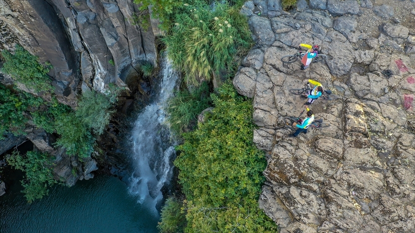 Daily Nature & Folklore Tour from Diyarbakır to Seyhandede Waterfall 4
