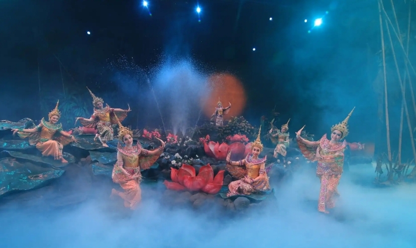 Phuket Fantasea show with Dinner 4