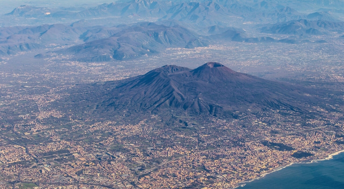 From Naples: Vesuvius Bus & Entry Tickets 1