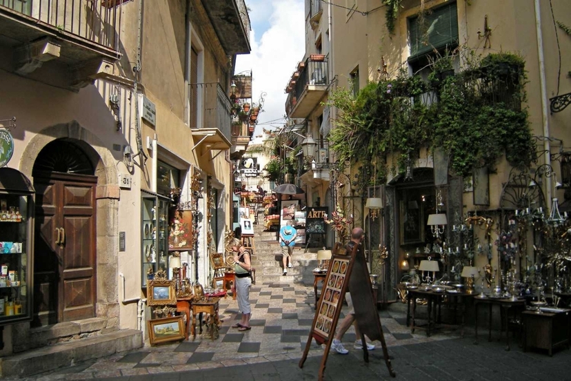 Excursion to Mount Etna and Taormina from Palermo 2