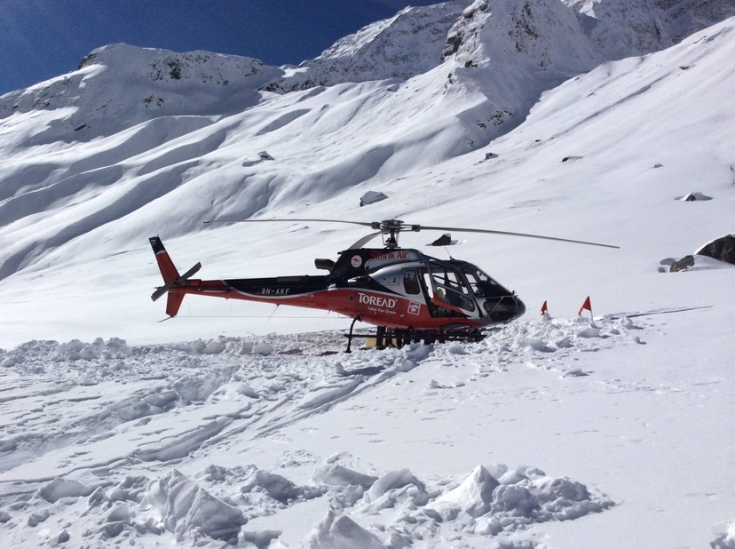 Chopper flight and breakfast at Hotel Everest view 3