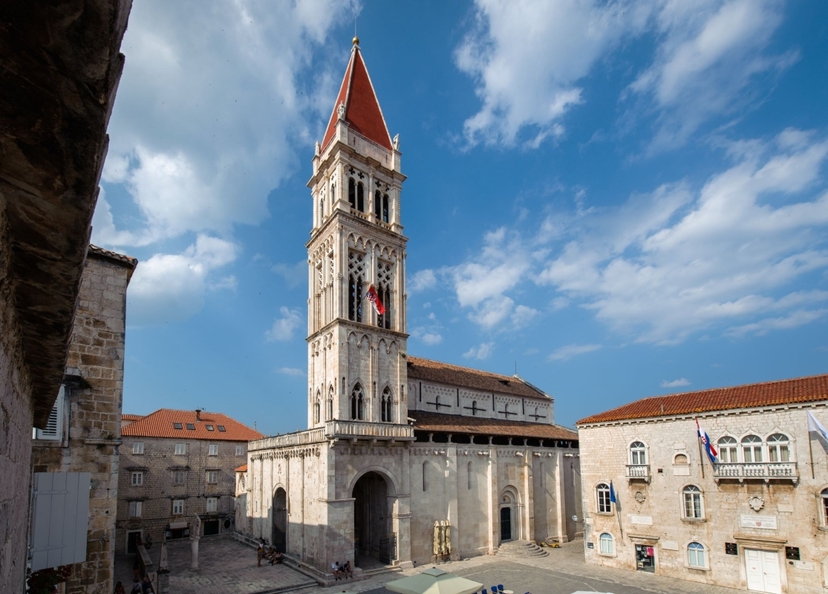 Dalmatian Heritage & Coastal Escape – 4 Days / 3 Nights (Trogir & Split Region) 2