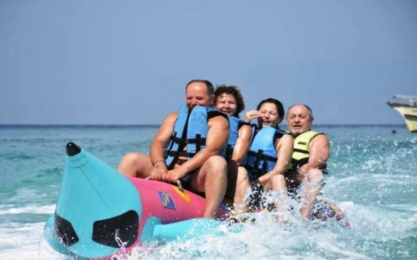 Pattaya-Koh Larn: Speed boat +Parasailing +Banana boat+ Snorkeling +lunch 2