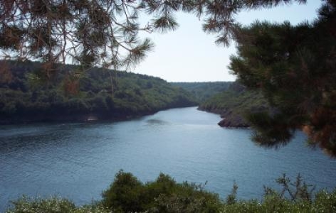 Hamsilos Cove