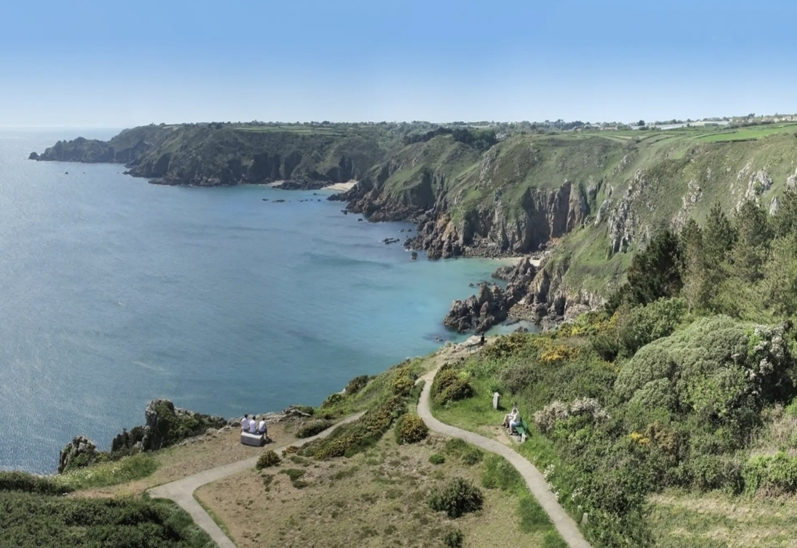 Guernsey: Half-Day Small-Group Coastal Highlights Tour 1