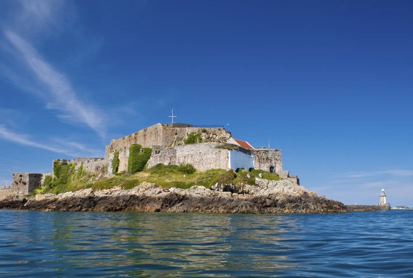 Guernsey: Half-Day Small-Group Coastal Highlights Tour 2