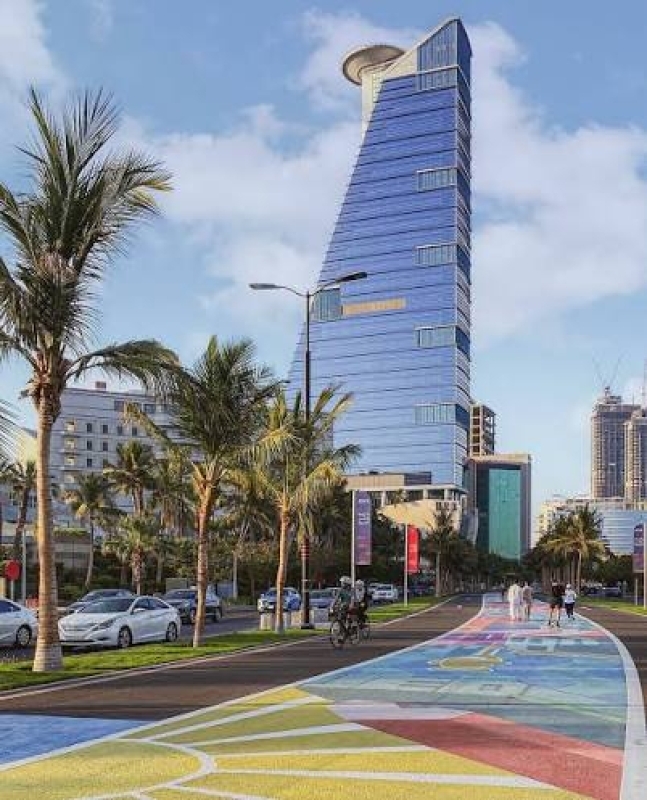 Jeddah’s Coastal Elegance: A Luxury Waterfront Experience 4
