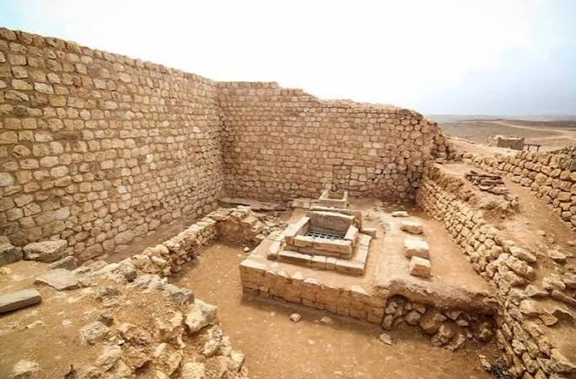 Journey Through Time: Discover the Ancient City of Sumhuram 2