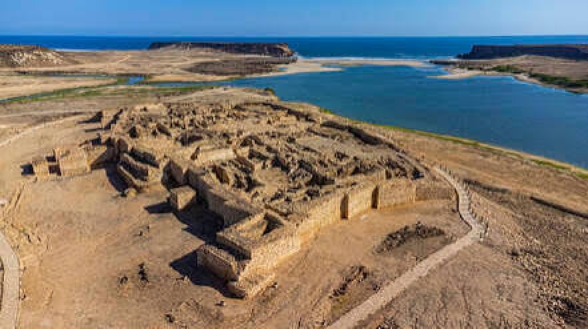 Journey Through Time: Discover the Ancient City of Sumhuram 4