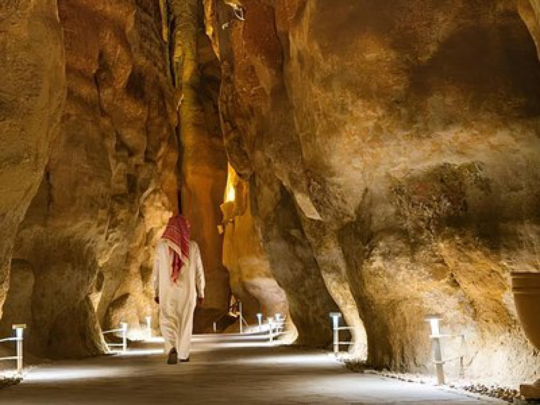 Al-Ahsa Unveiled: From Golden Dunes to Ancient Kingdoms 1