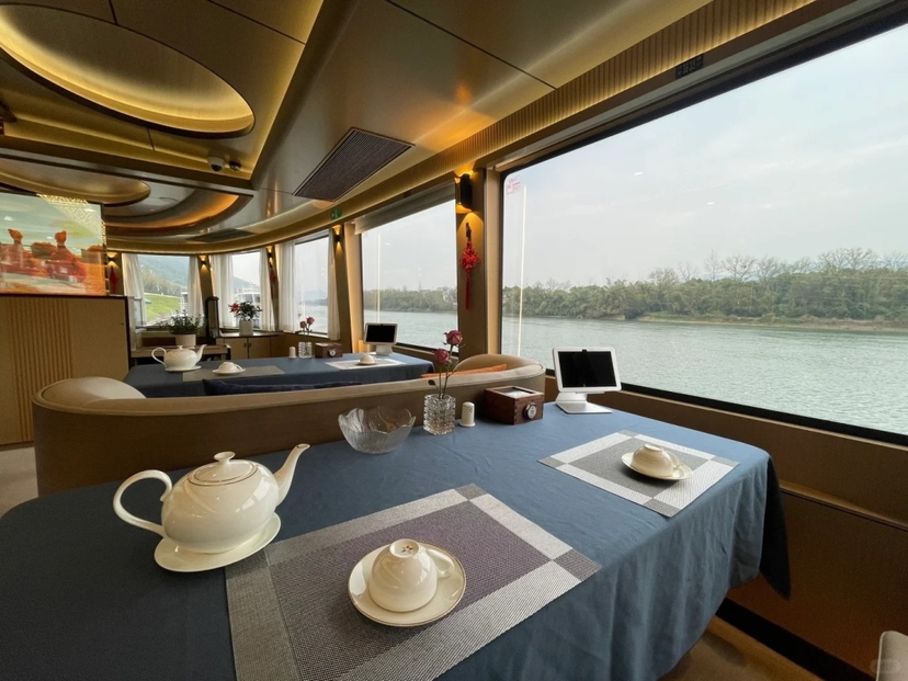 Luxury Li River Cruise: VIP 5-Star Experience from Guilin to Yangshuo 2