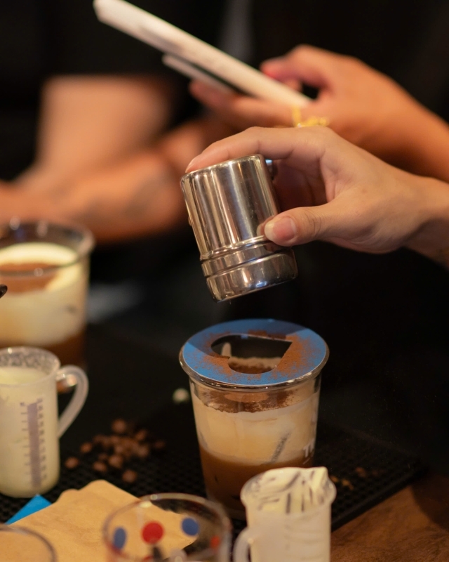 Da Nang: Michelin Dinner, Coffee, and Han River Cruise 3