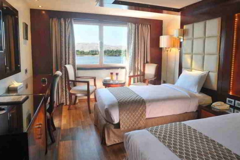 5-Day Private 5-Star Deluxe Nile Cruise Luxor to Aswan: Blue Shadow 2