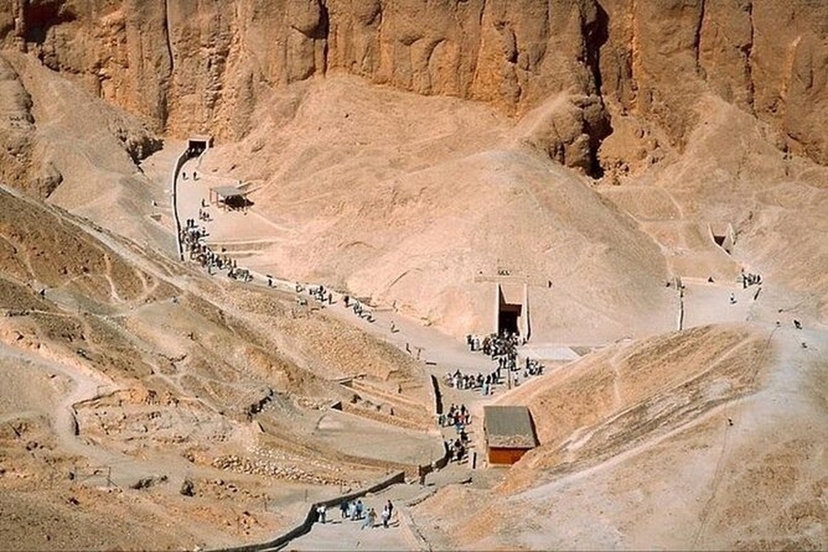 Full-Day Private Luxor East & West Bank Tour: Valley of Kings & Karnak 3