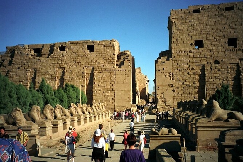 Full-Day Private Luxor East Bank Tour: Karnak, Luxor Temple & Museums 3