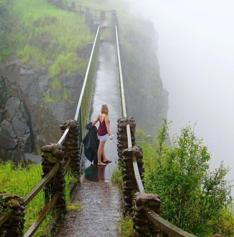 Victoria Falls Day Tour: Zambia and Zimbabwe Sides with Guide 1