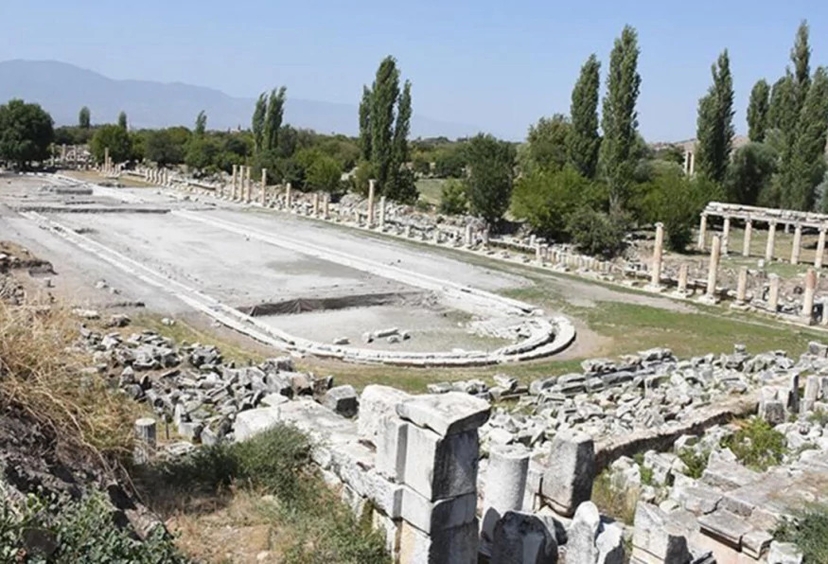 1-Day Aphrodisias Ancient City Tour from Izmir – Guided Archaeological Day Trip 3