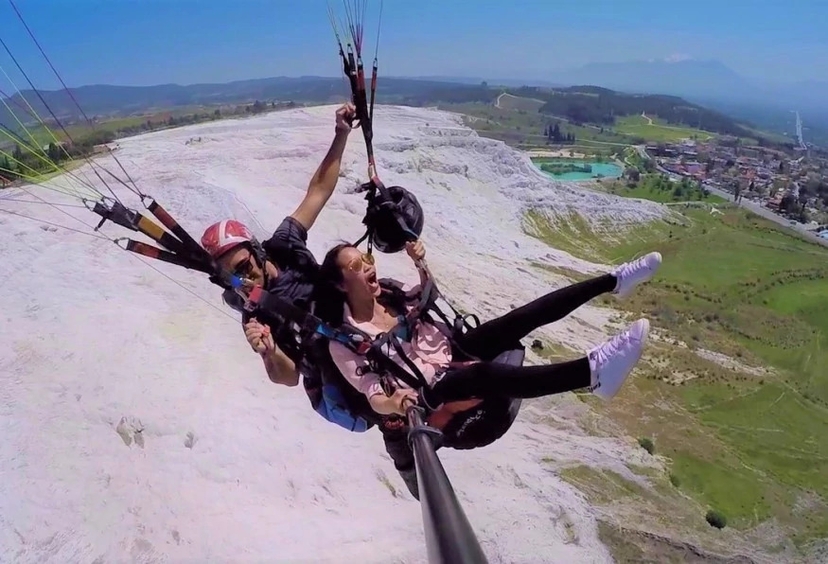 Pamukkale Paragliding Tour – Soar Above the Cotton Castle 3