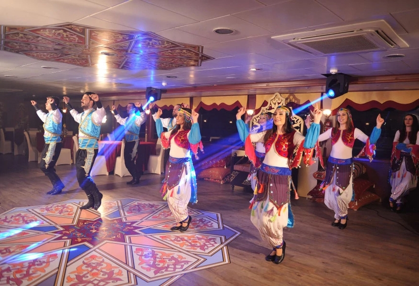 Private Bosphorus Yacht Tours in Istanbul – Corporate Events & Special Celebrations 4