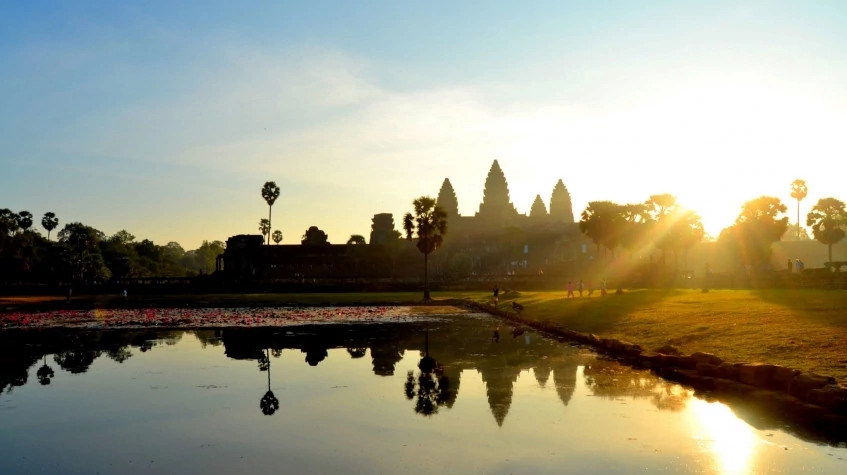 Angkor Sunrise Tour 1