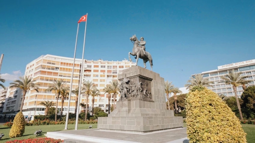 3 Days Izmir City Tour – Explore Ancient Smyrna, Kemeraltı Bazaar & Historical Asansör 4