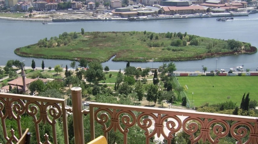 Istanbul Daily Cable Car & Bosphorus Tour – Scenic Cruise, City Walls & Pierre Loti Hill 3