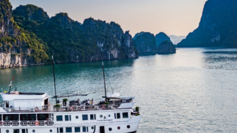 7 Days Group Tour to Visit Hanoi City/ Halong Bay / Sapa - Fansipang Peak 3