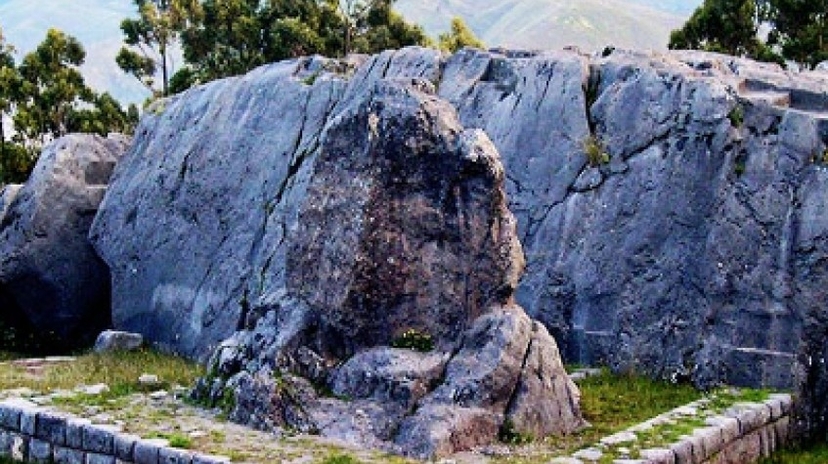 4-Day Cusco Tour – Machu Picchu & Rainbow Mountain Experience 3