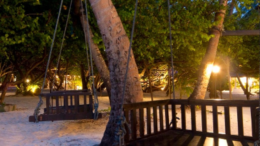 3 Nights At Embudu Village 4