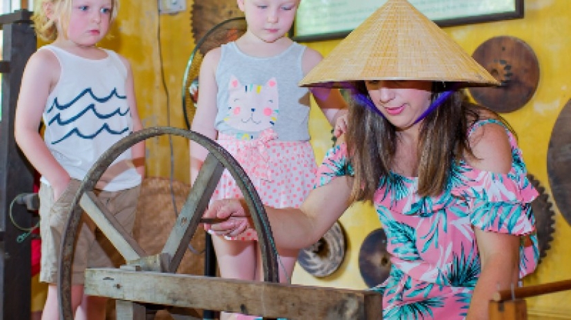 Amber Silk & Lantern Making Tour 4
