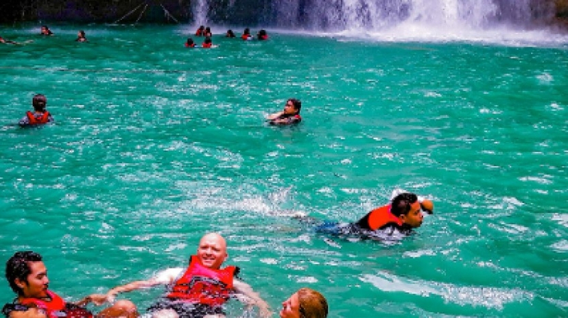 Philippines: See & Experience It All in 14 Days, 1St Class Custom Tours 4