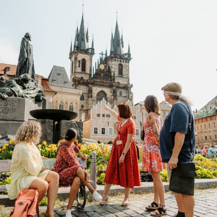 5h Prague City Highlights Tour with Local Lunch & Snack incl.