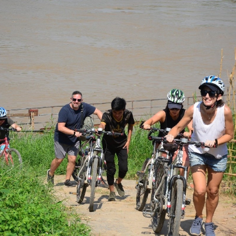SUNRISE BICYCLE HANOI CITY TOUR 1