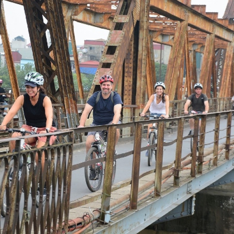 SUNSET HANOI CITY BICYCLE TOUR