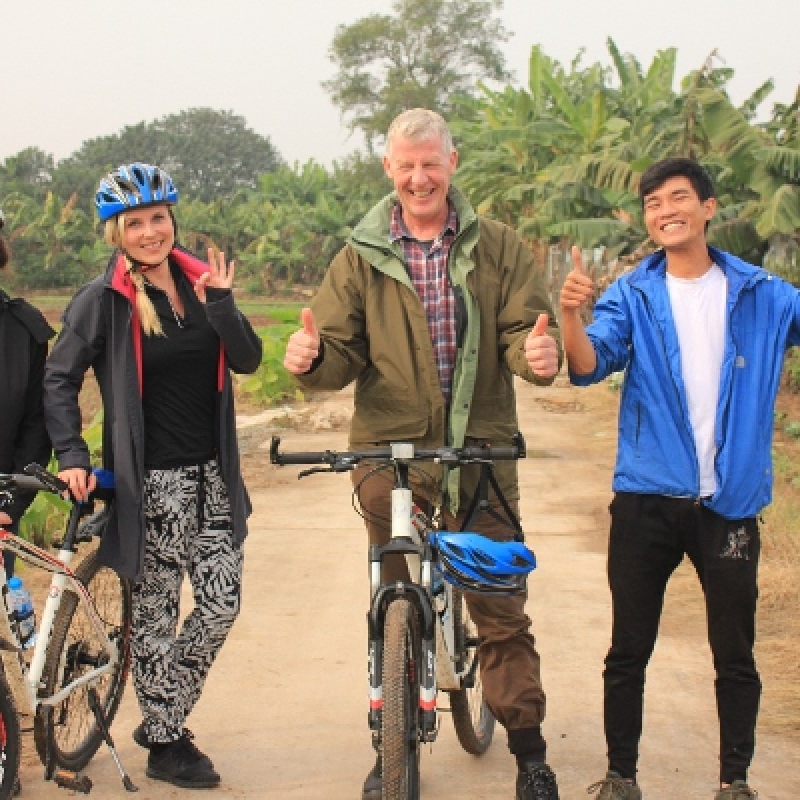 SUNSET HANOI CITY BICYCLE TOUR 4