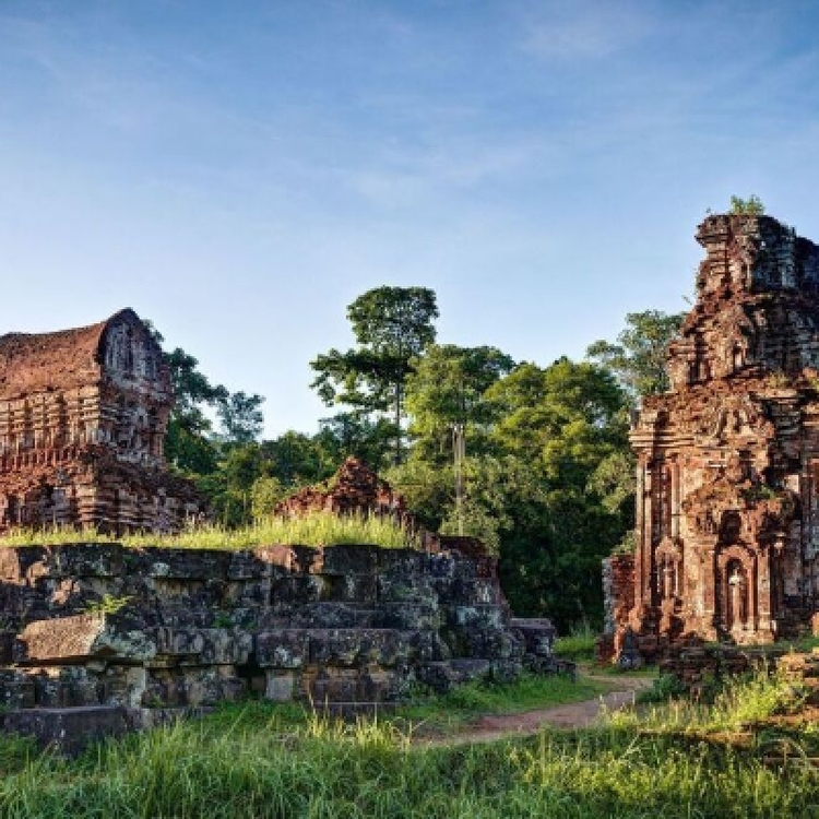 My Son Sanctuary Thu Bon River Boat Trip Cultural Group Tour from Hoi An